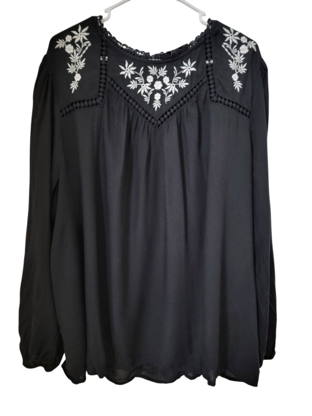 Lane Bryant Size 20 Black Embroidered Peasant Blouse / Cocktail Blouse.